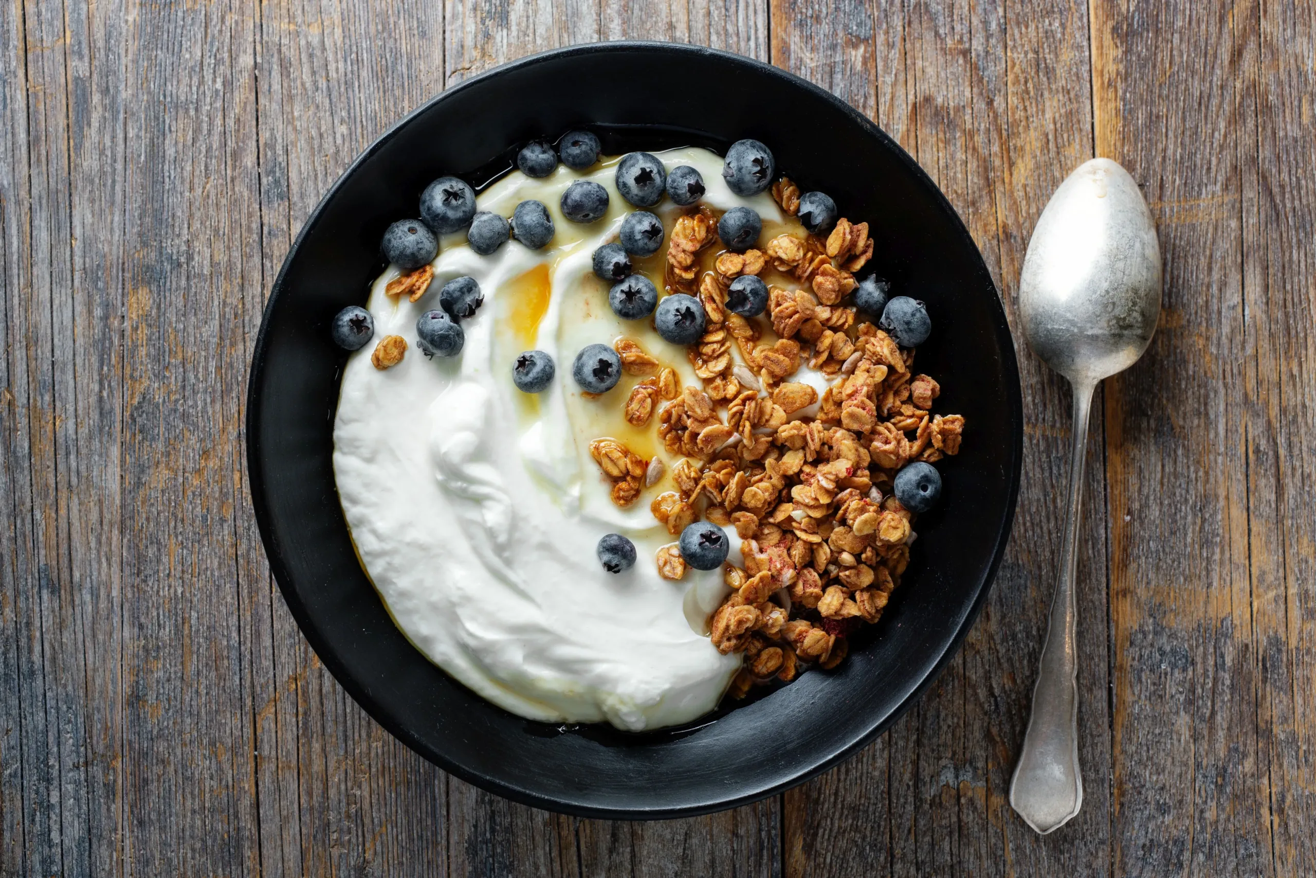 FitnessFocus Rezept Griechischer Joghurt mit Wallnüssen und Heidelbeeren